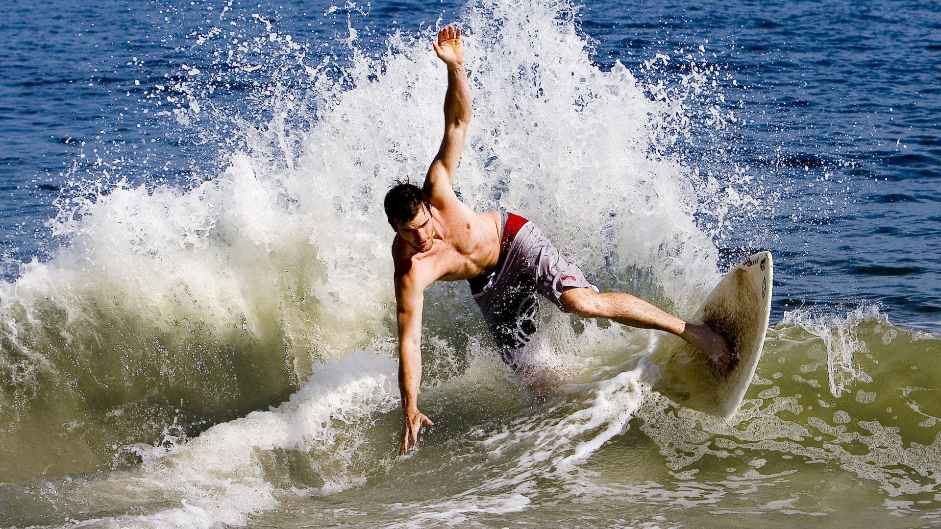 光明记忆未来之战争霸赛,精彩战况持续升温,未来战士之光明圣战