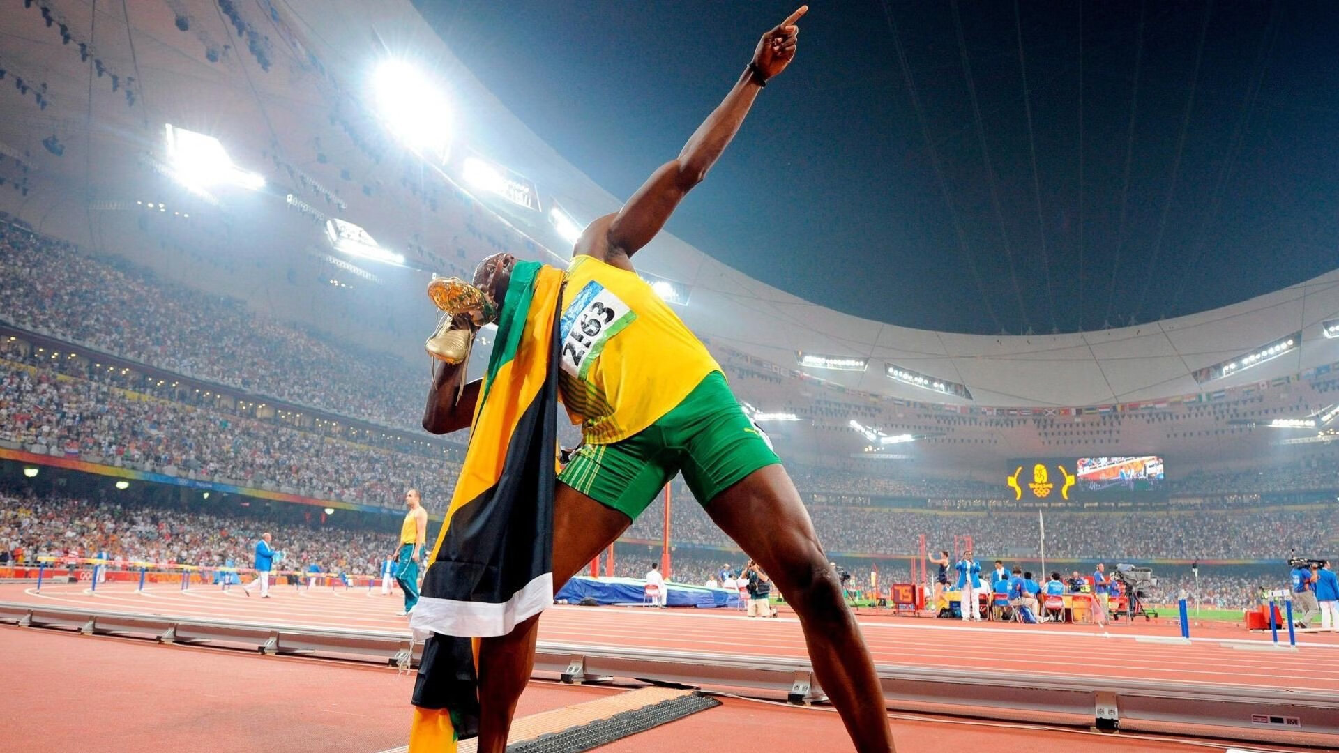 德甲强队攻防俱佳，精彩瞬间频繁出现，德甲强吗